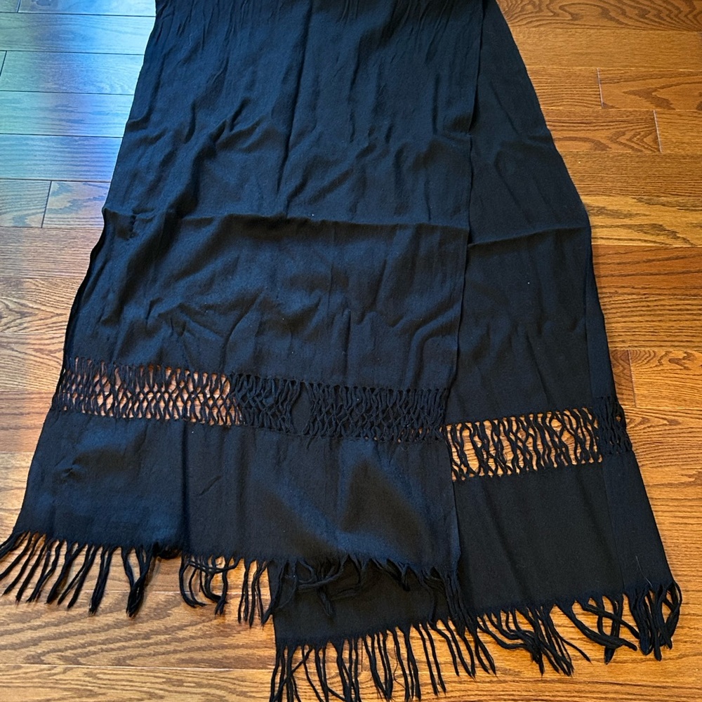 Black Fringed Scarf Sz 20/83